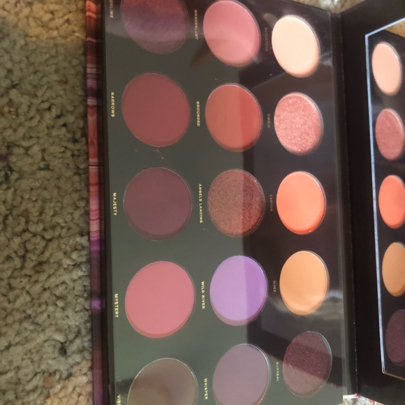 Hipdot eyeshadow palette - Picture 2 of 4